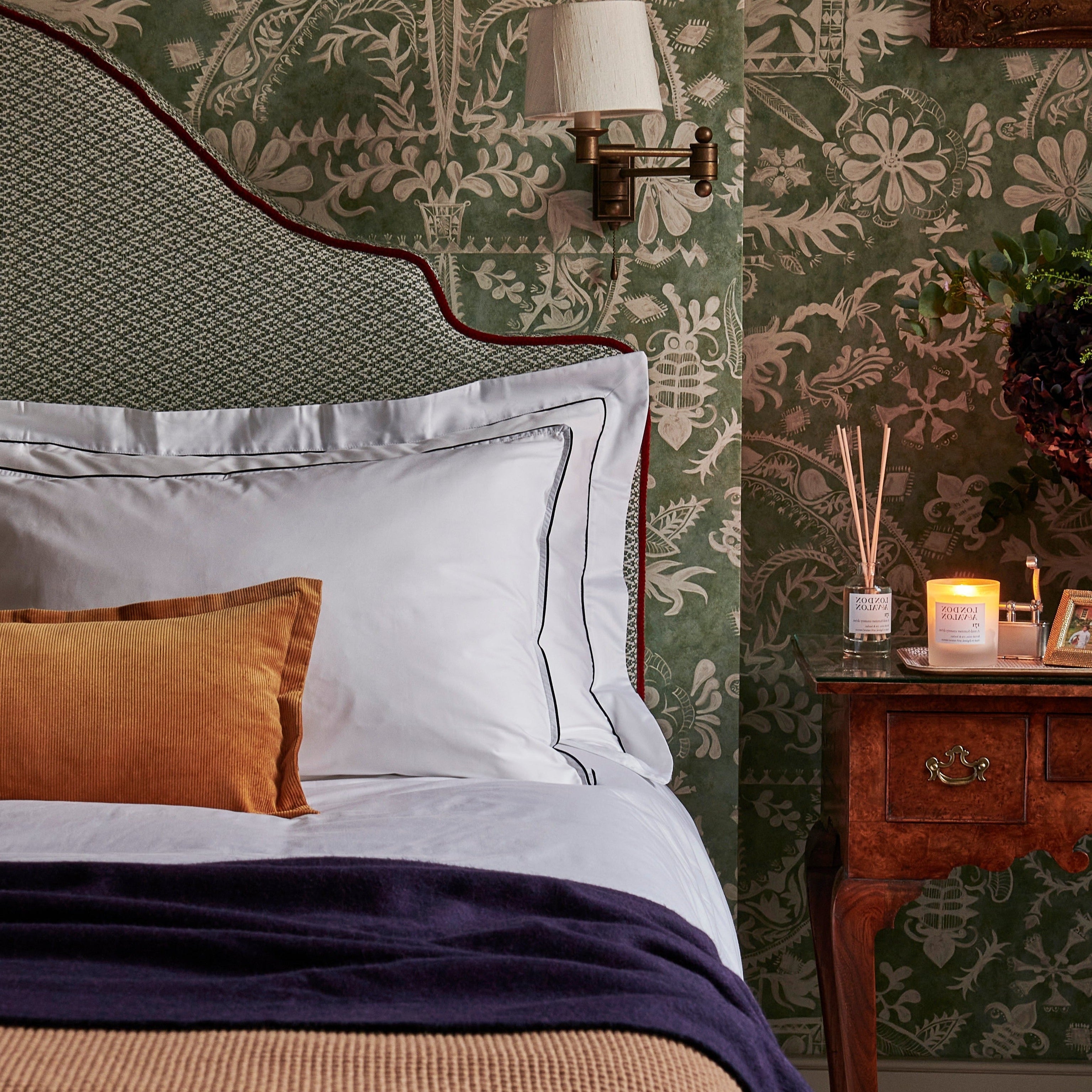 Set of 2 - Heritage Collection Signature Style Oxford Pillowcase - White With Navy Trim