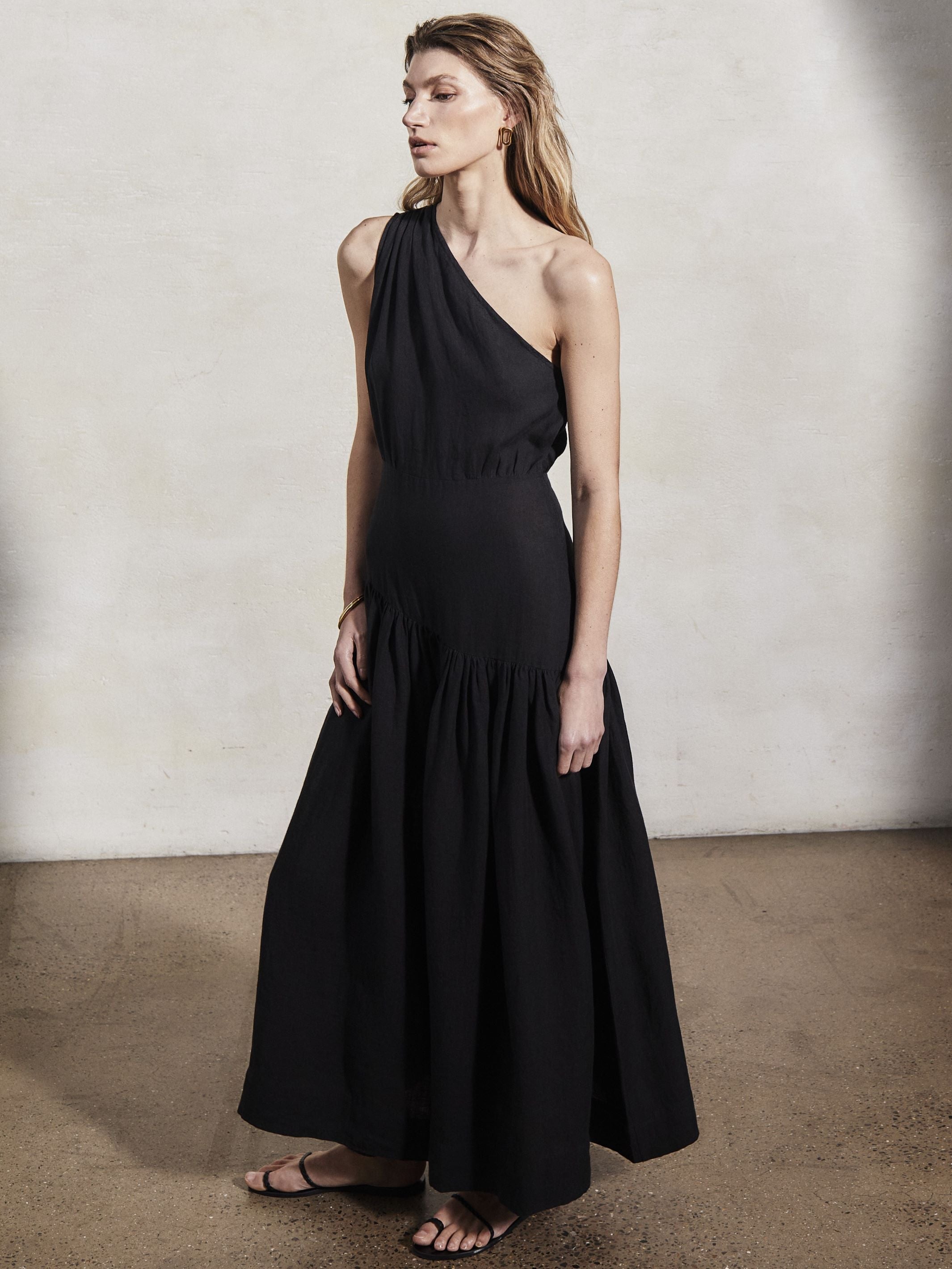 MARIAM - Caviar Linen Dress