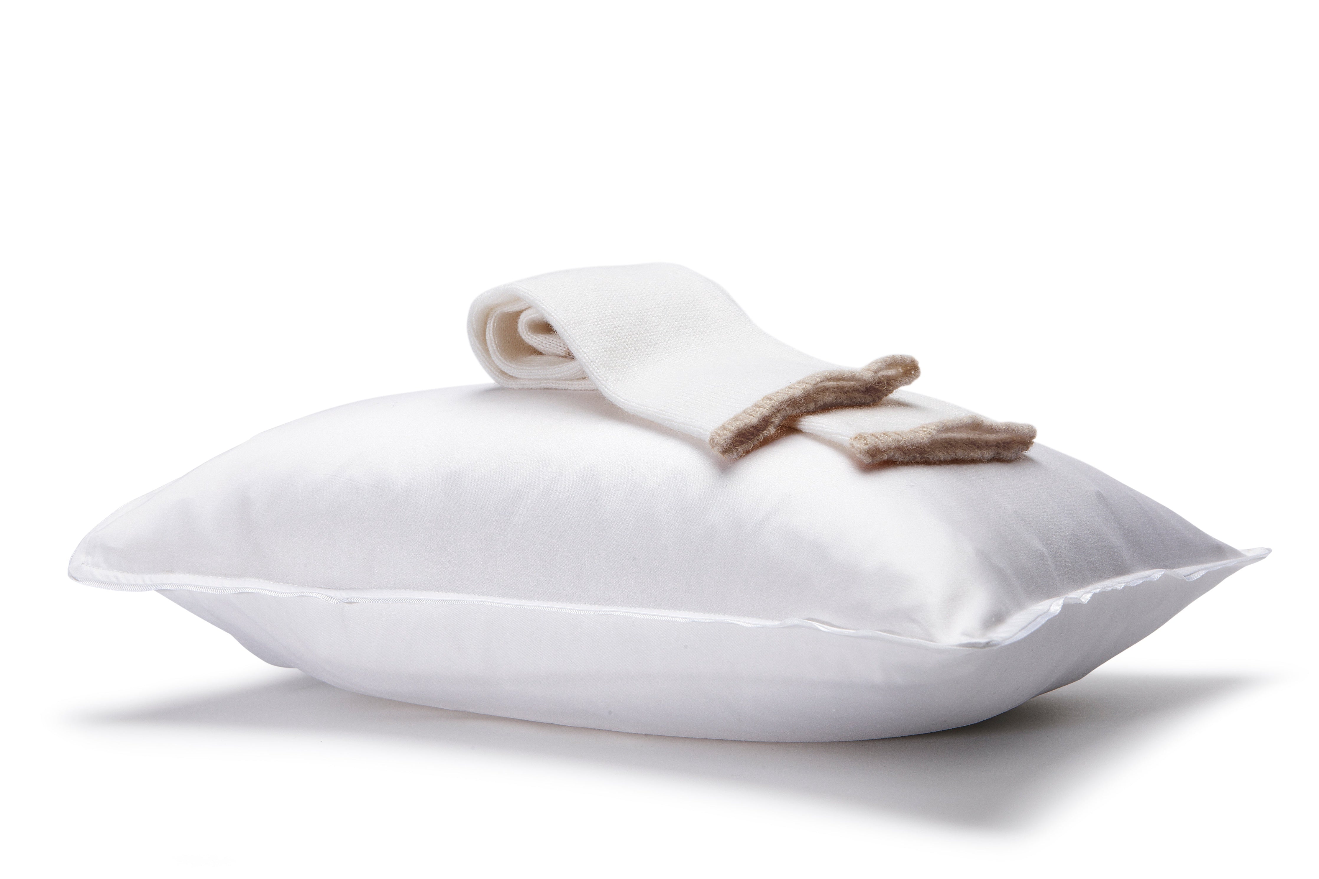 Heritage Travel Pillowcase - White With Silver Trim - 30x40cm