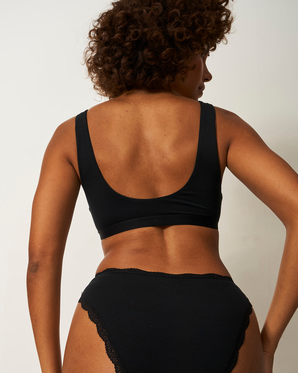 Soft Scoop Bra - Black
