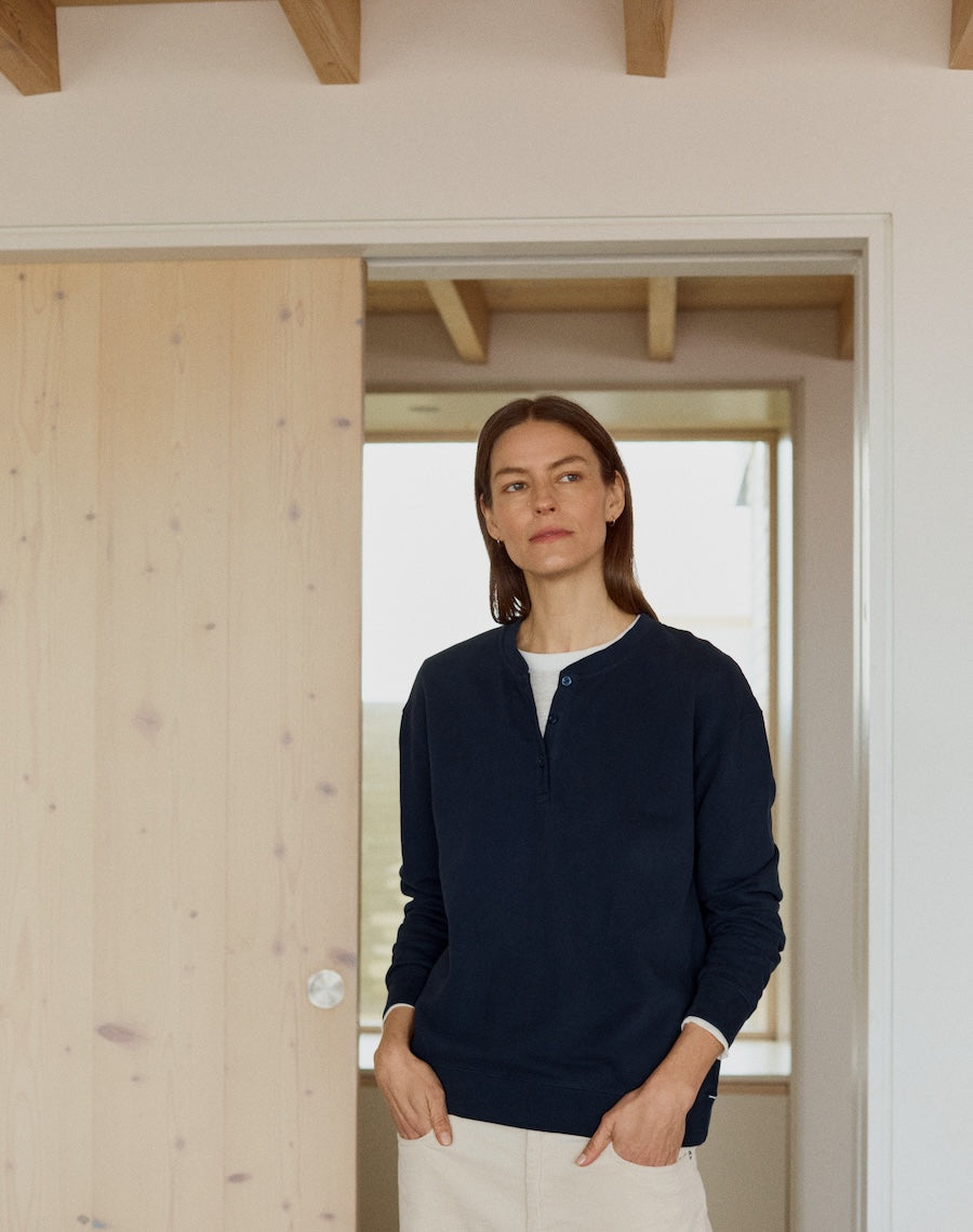 The LOOPBACK Henley Sweat - Navy