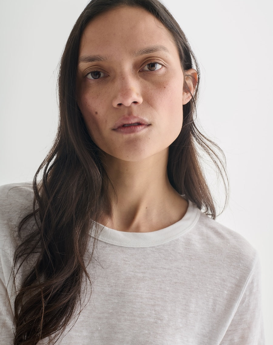 The LINEN 02 / The Classic Fit - White