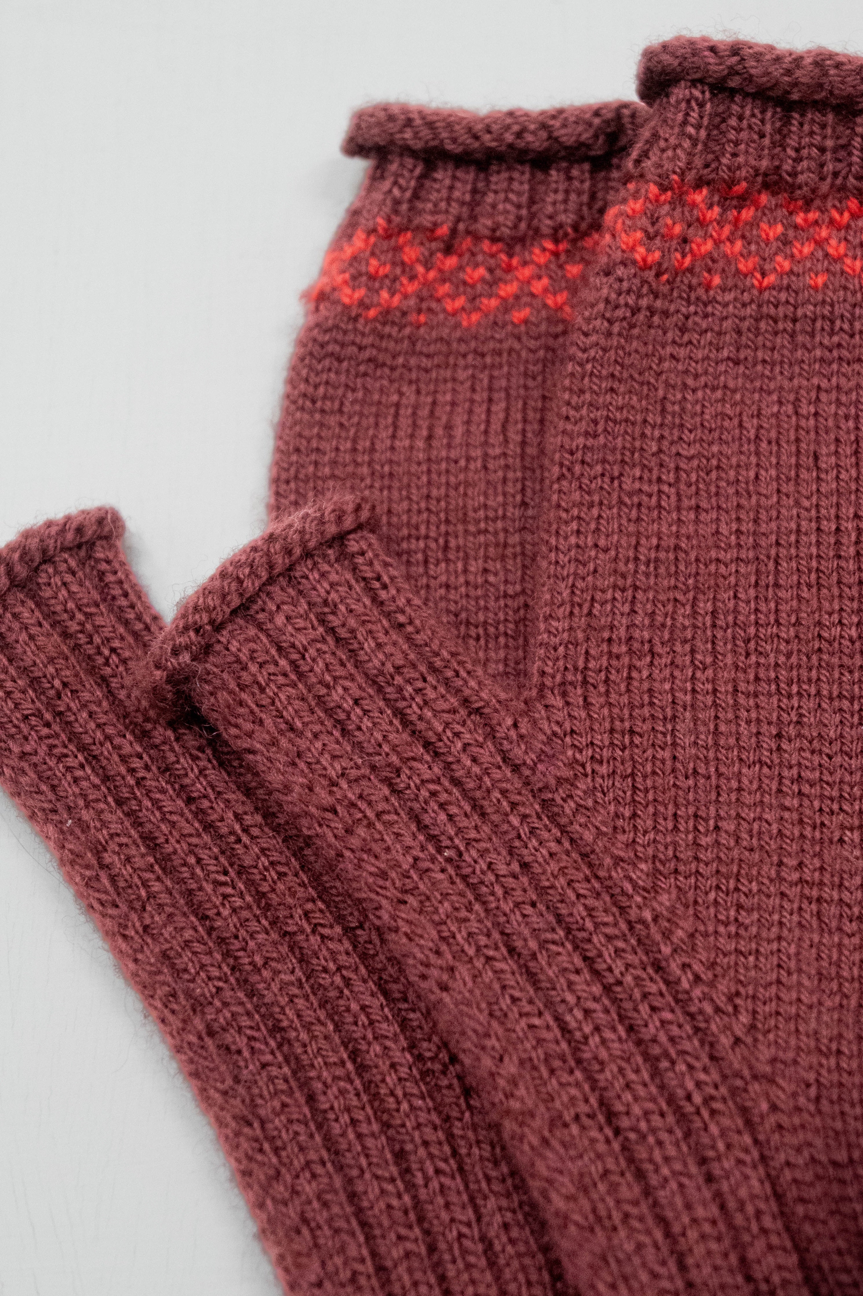 The Nora Mittens in Garnet/Berry