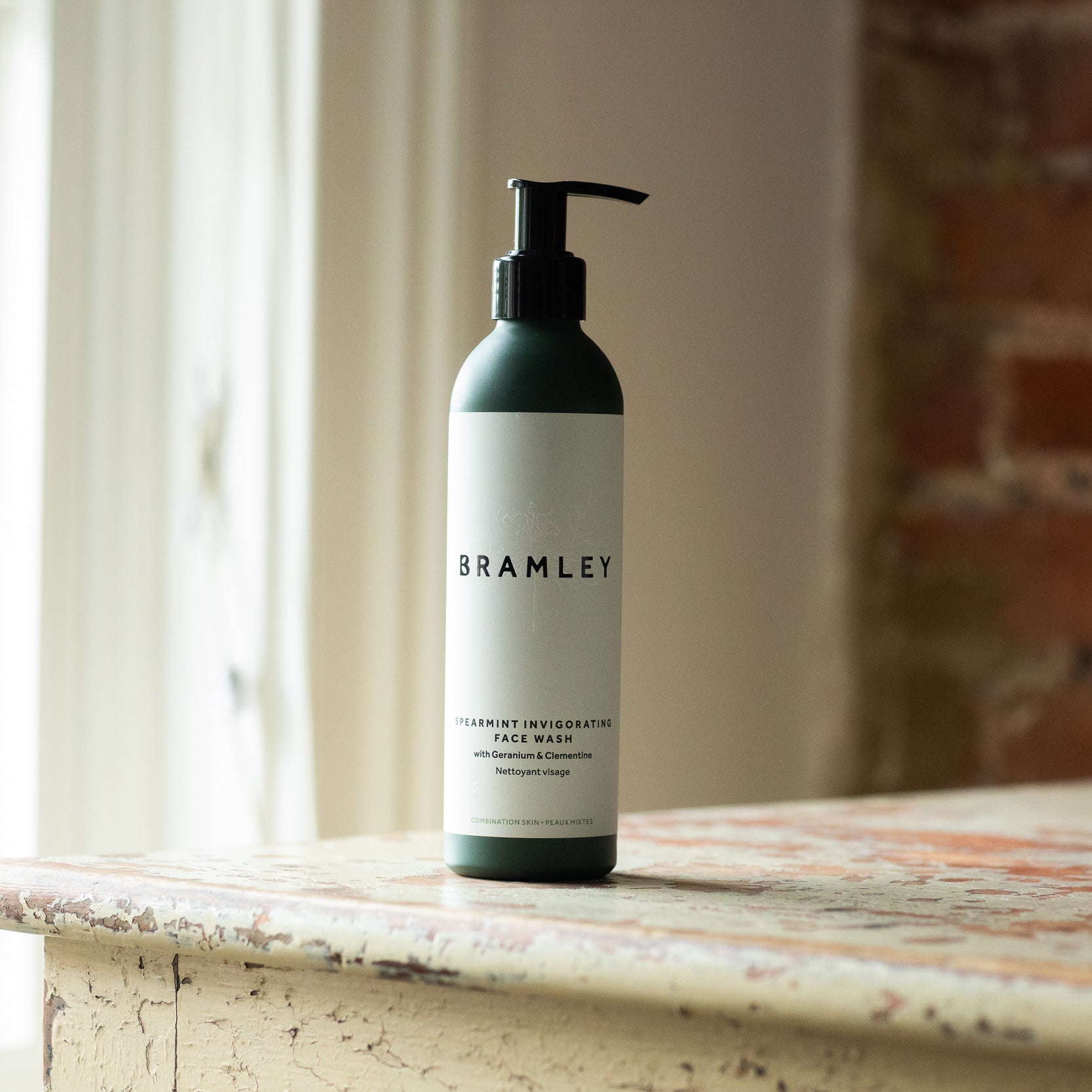 Spearmint Invigorating Face Wash 250ml