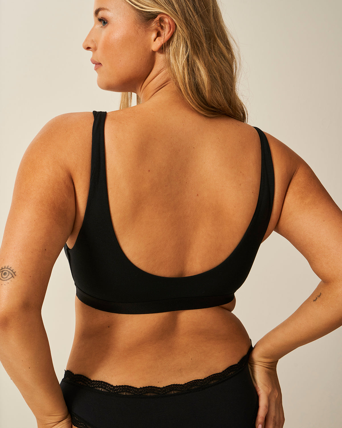 Soft Scoop Bra -  Black