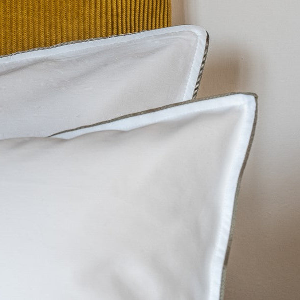 Set of 2 - Heritage Collection Signature Style Housewife Pillowcase - White With Canopy Green Trim