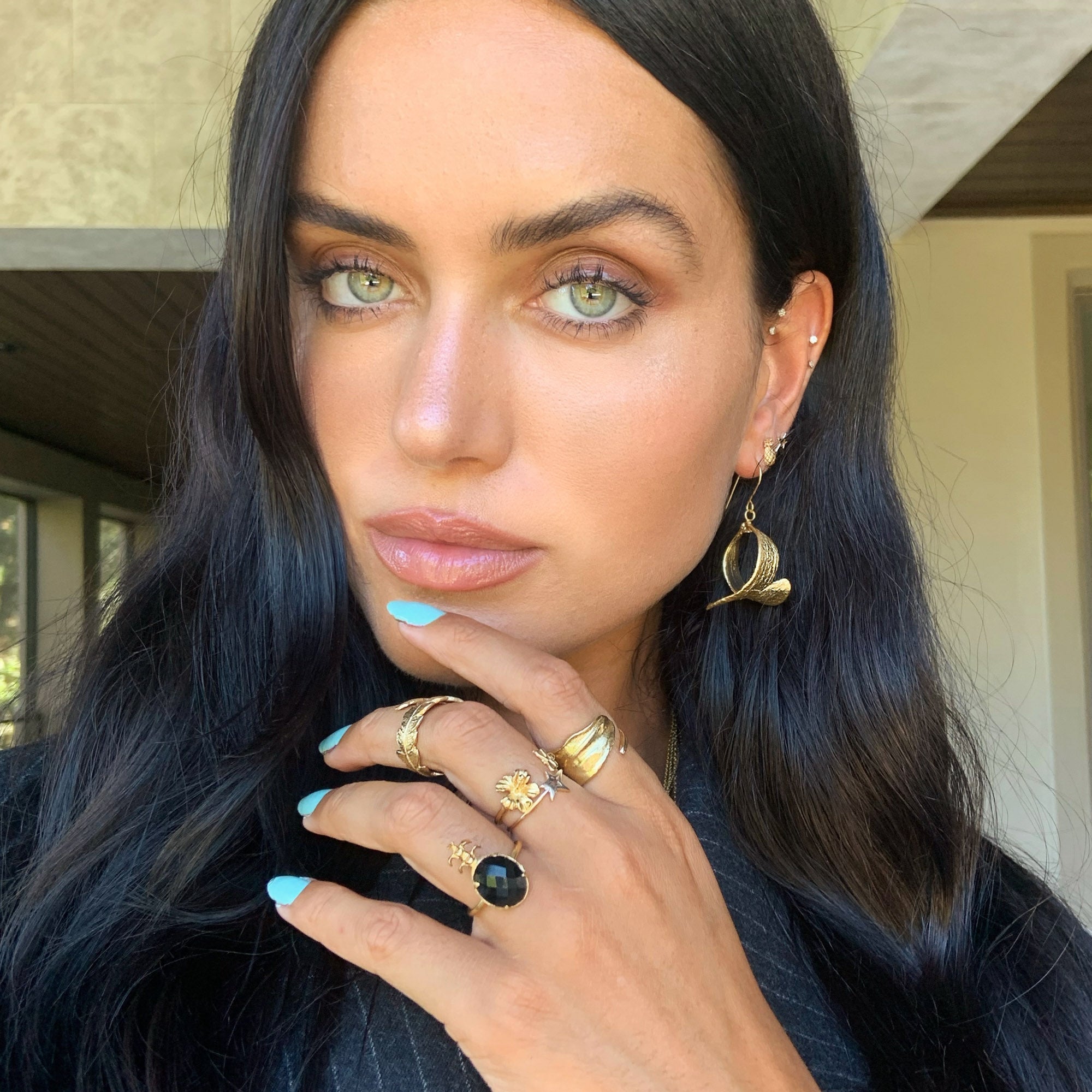 Gold Mistle Kiss Hoop Earrings