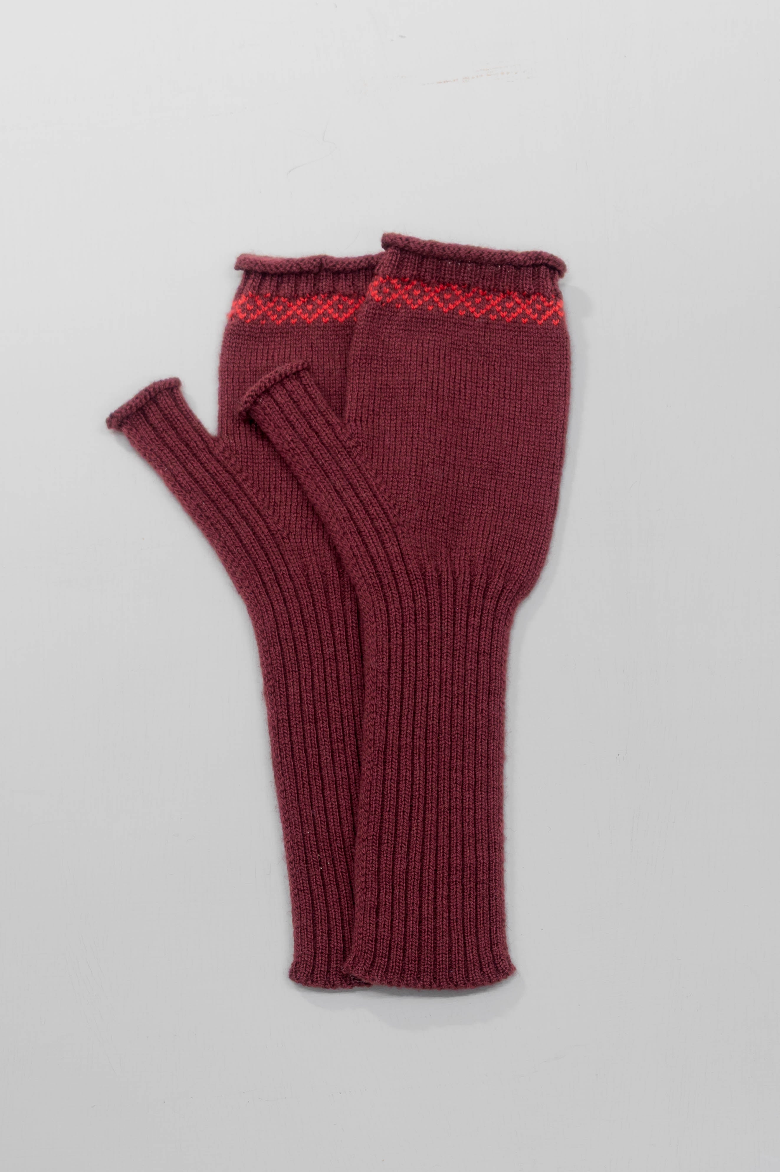 The Nora Mittens in Garnet/Berry