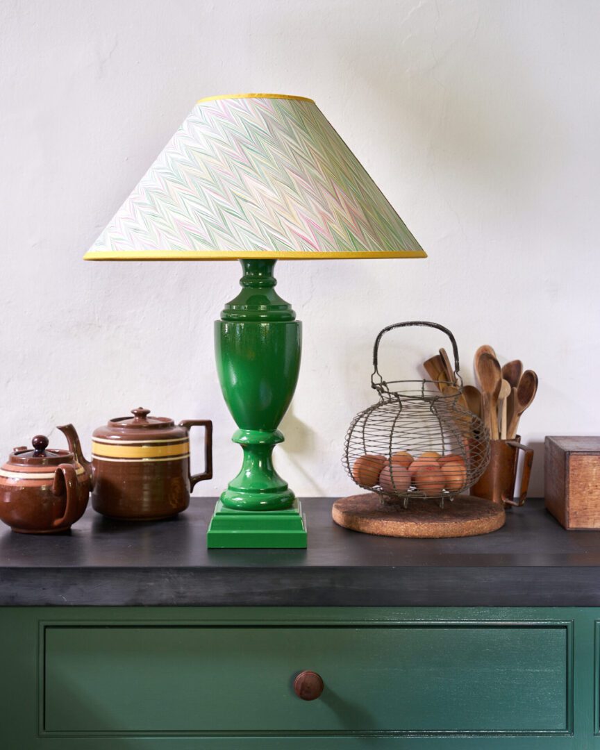 Large Urn Lampbase With Shade