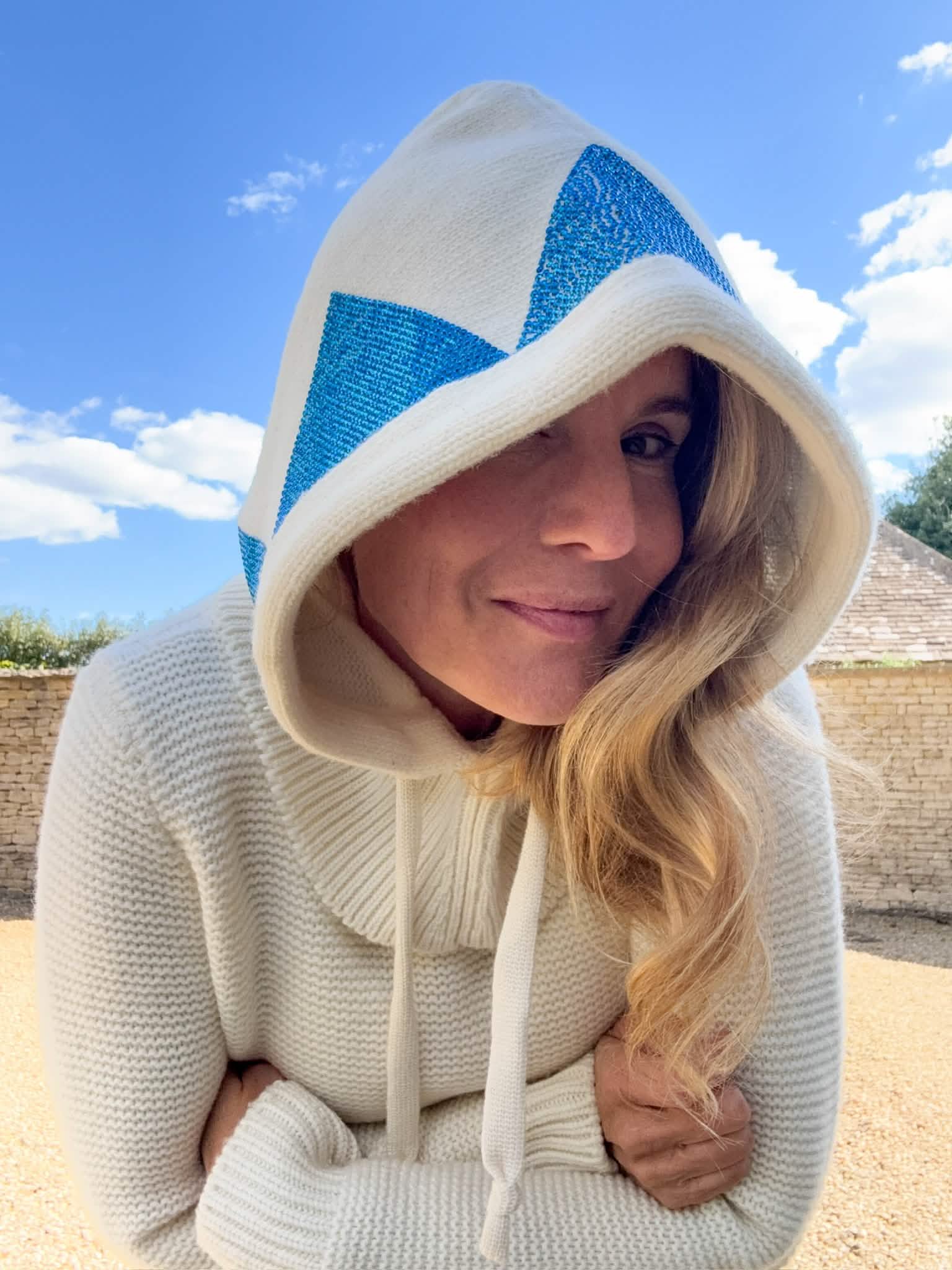 Zig Zag Hood - Cream/Azure Blue