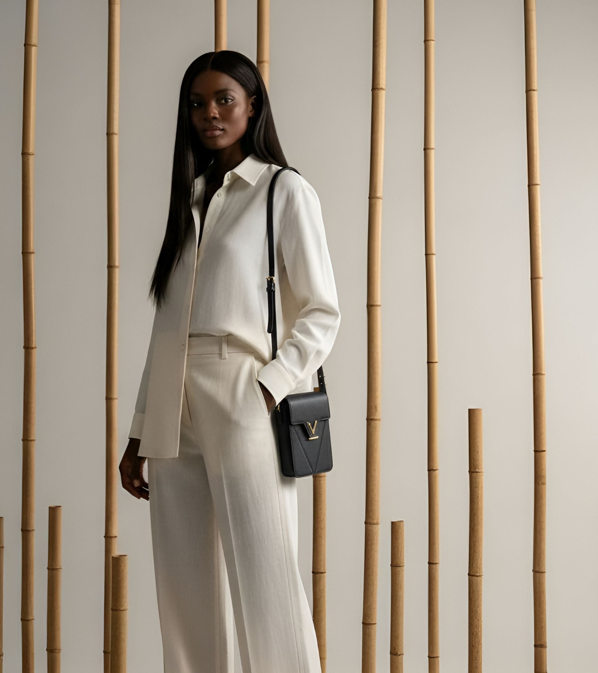 Luna Compact Vegan Bio-Based Bamboo Phone Bag in Black