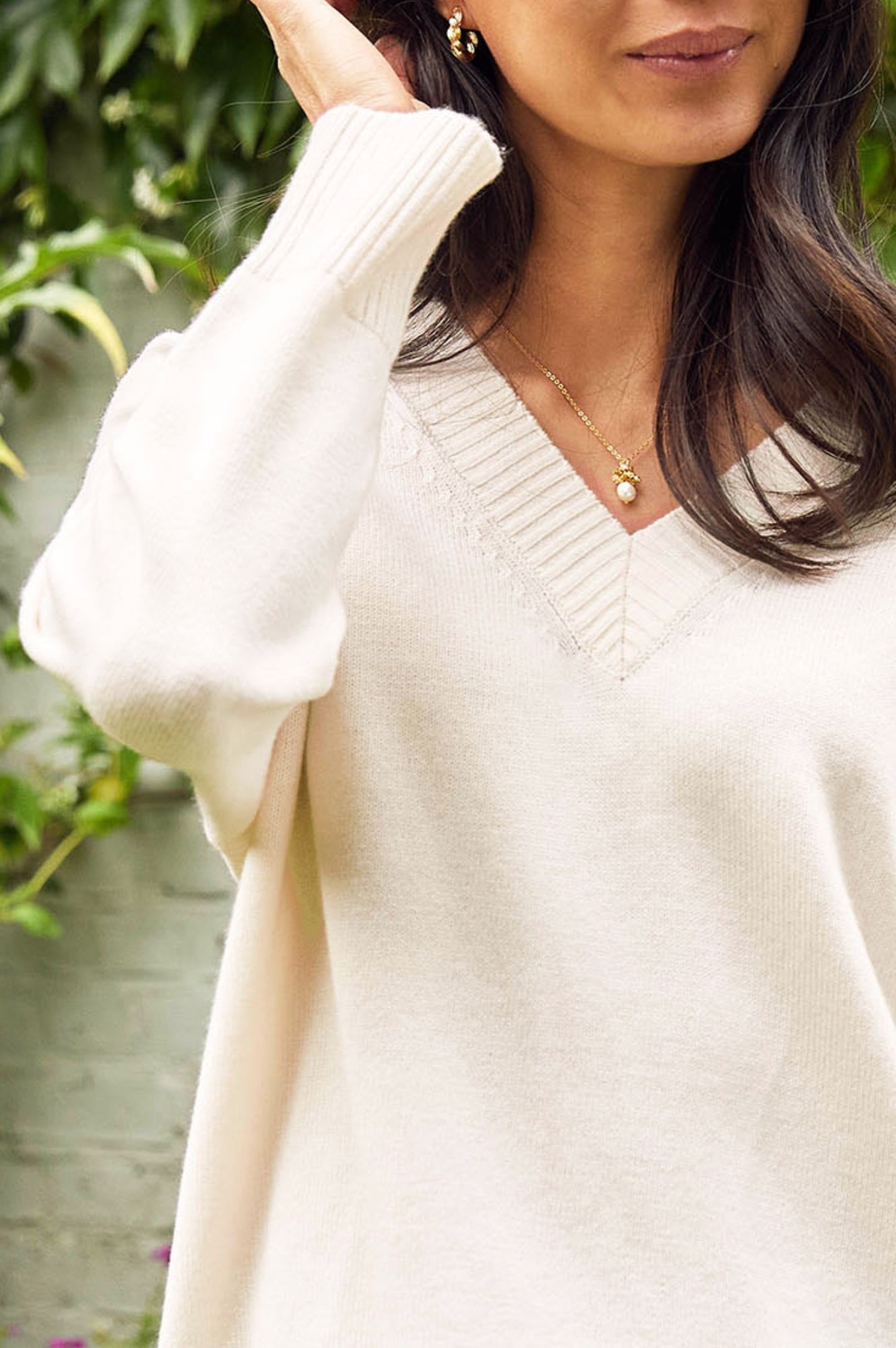 Merino Wool Relaxed V Neck Jumper - Cream