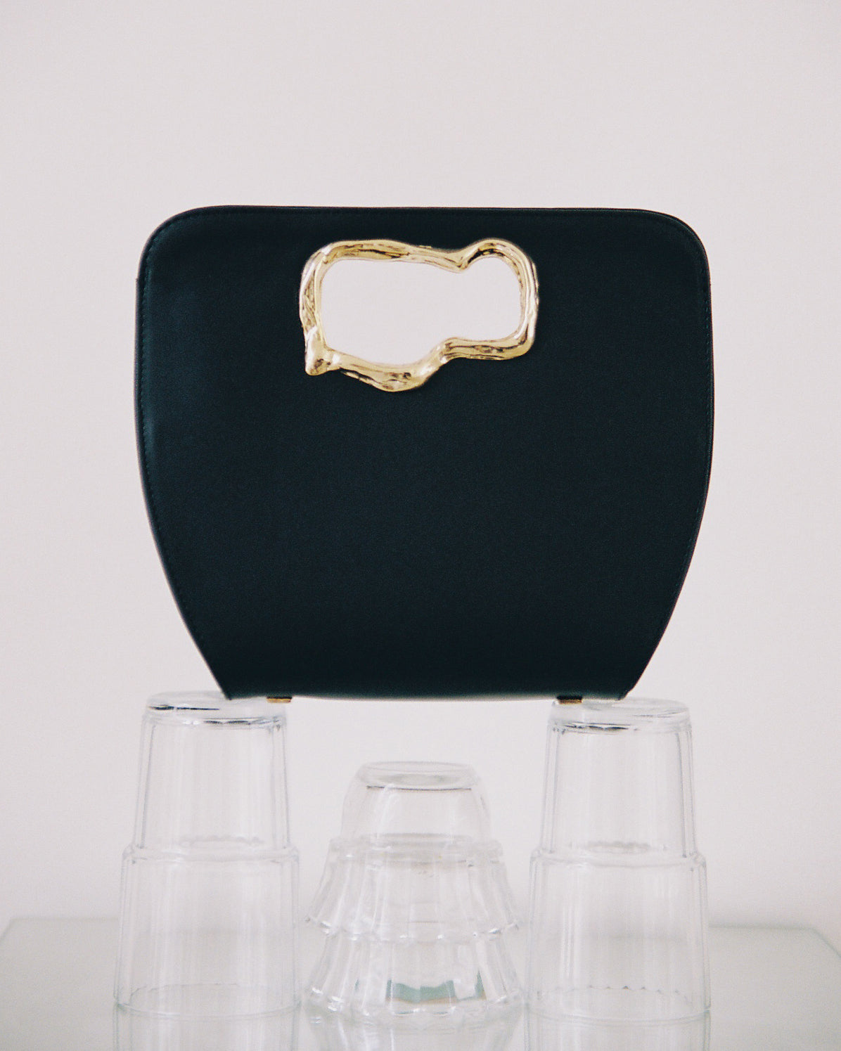 Calliope - Black bag with crossbody strap