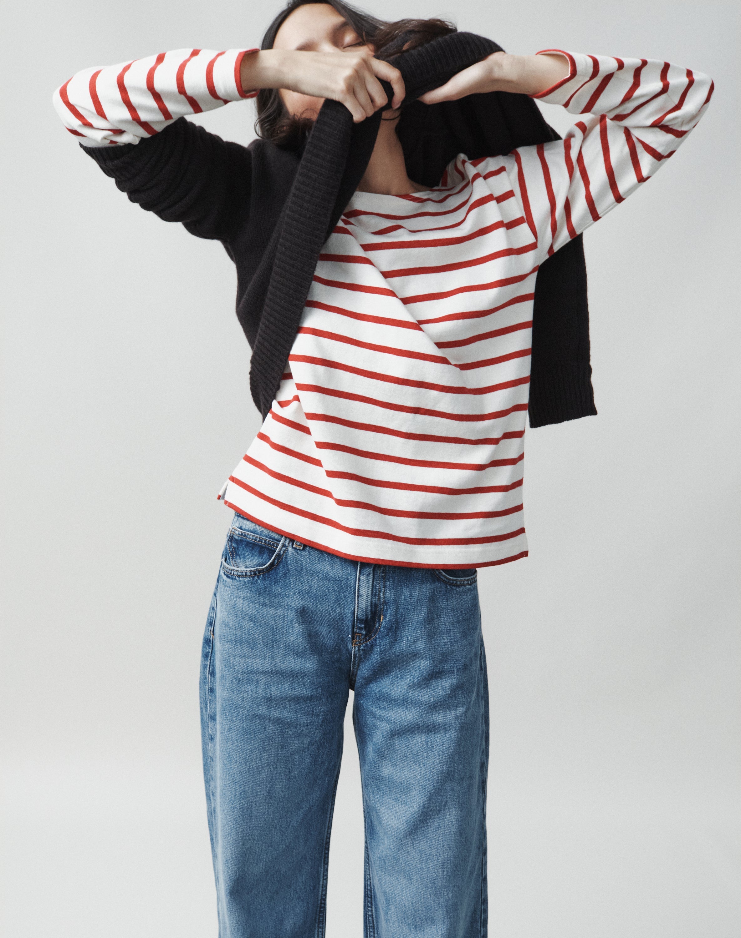 The BRETON 01 - Carmine + Ecru
