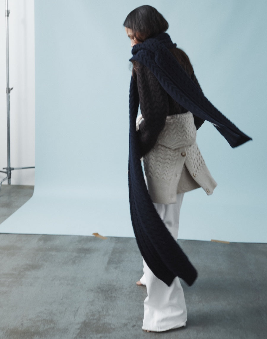 The Border Cable Scarf - Navy