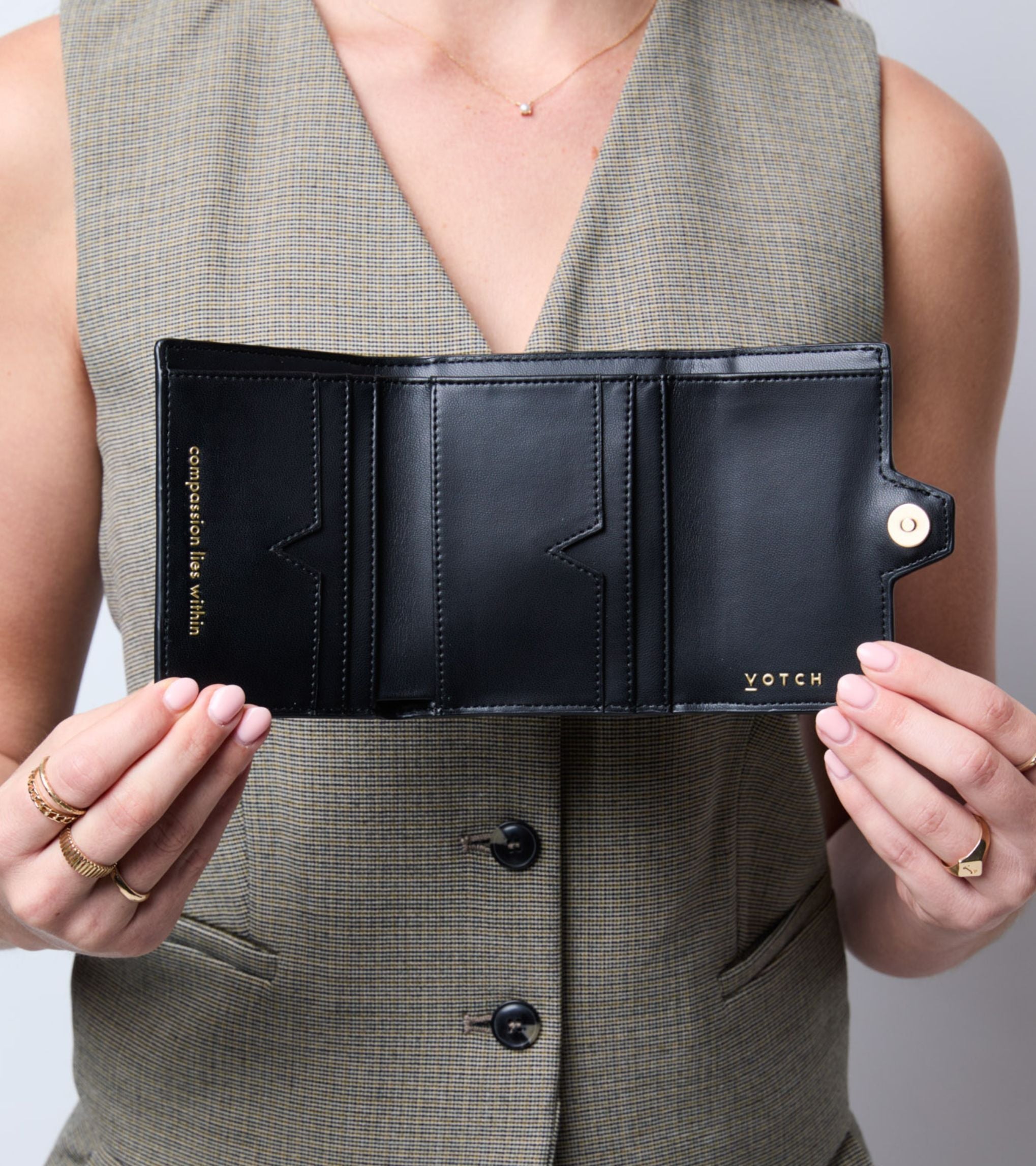 Clemmie Vegan Bio-Based Bamboo Trifold Purse in Black