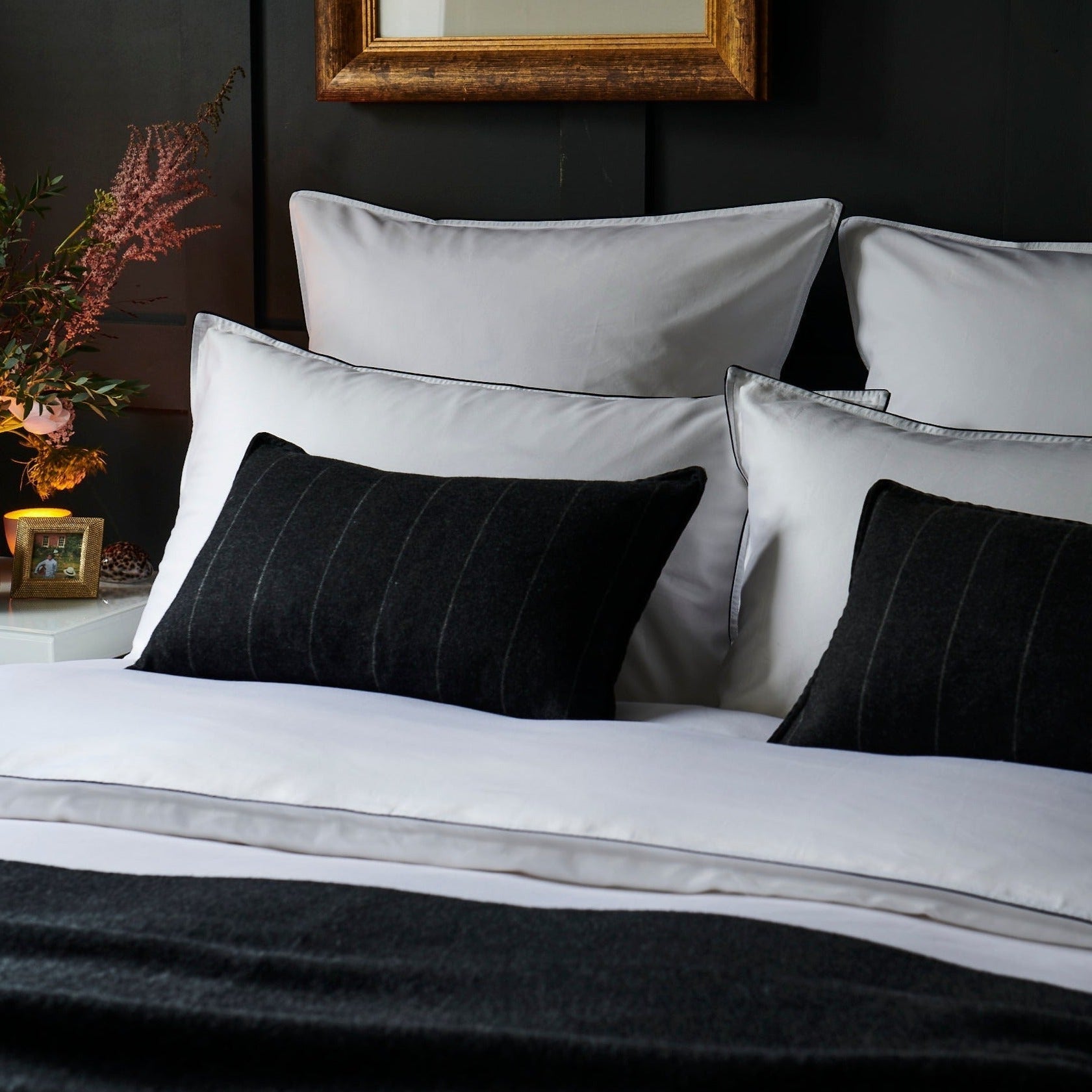 Set of 2 - Heritage Collection Signature Style Housewife Pillowcase - White With Navy Trim