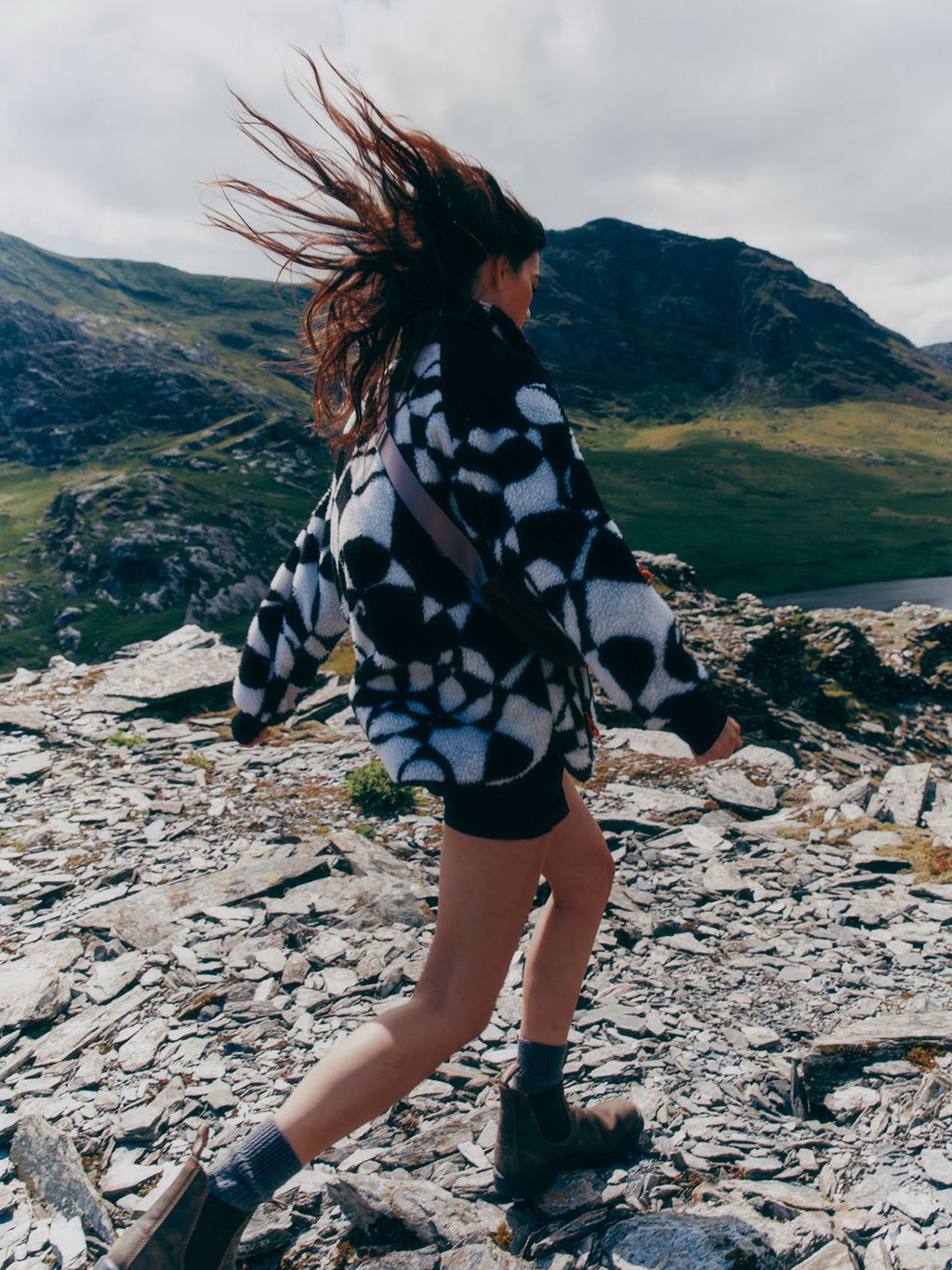 Alta Printed Fleece Overhead Funnel Neck