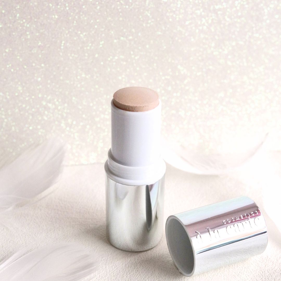 Bare Glow Luminizer Swan