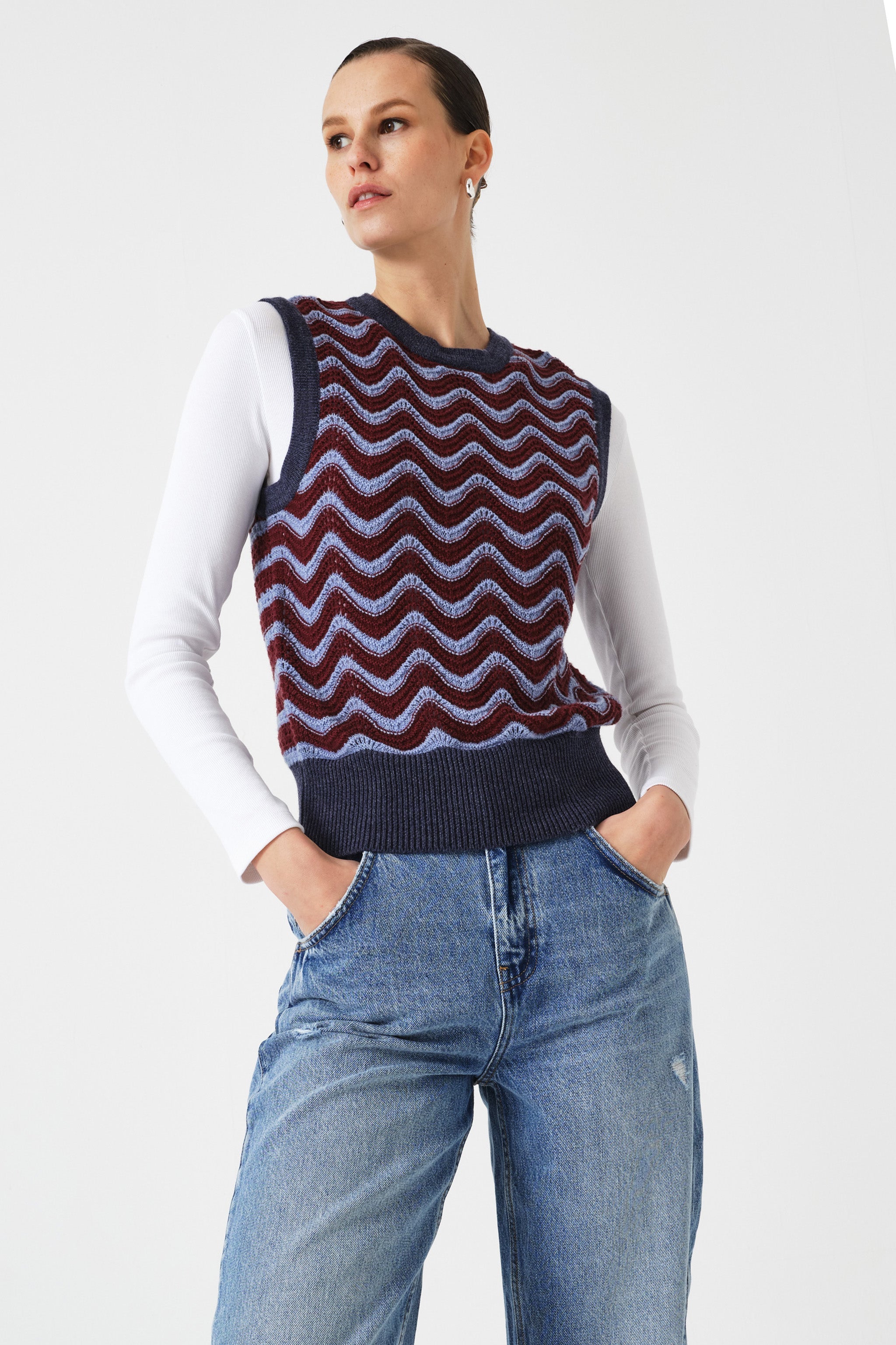 Bennie Wool Vest in Mulberry