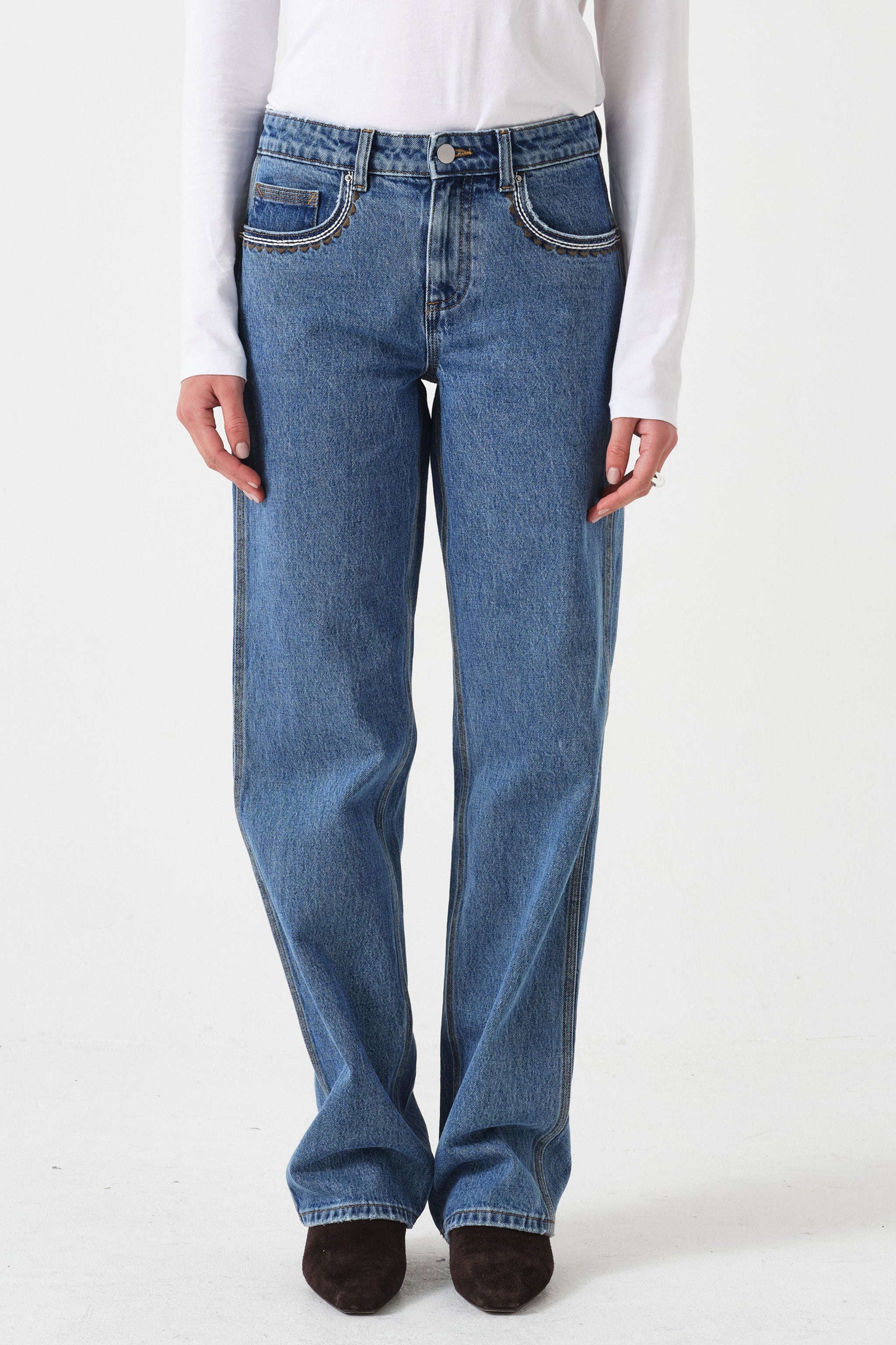 Cara Straight Leg Jean in Rodeo