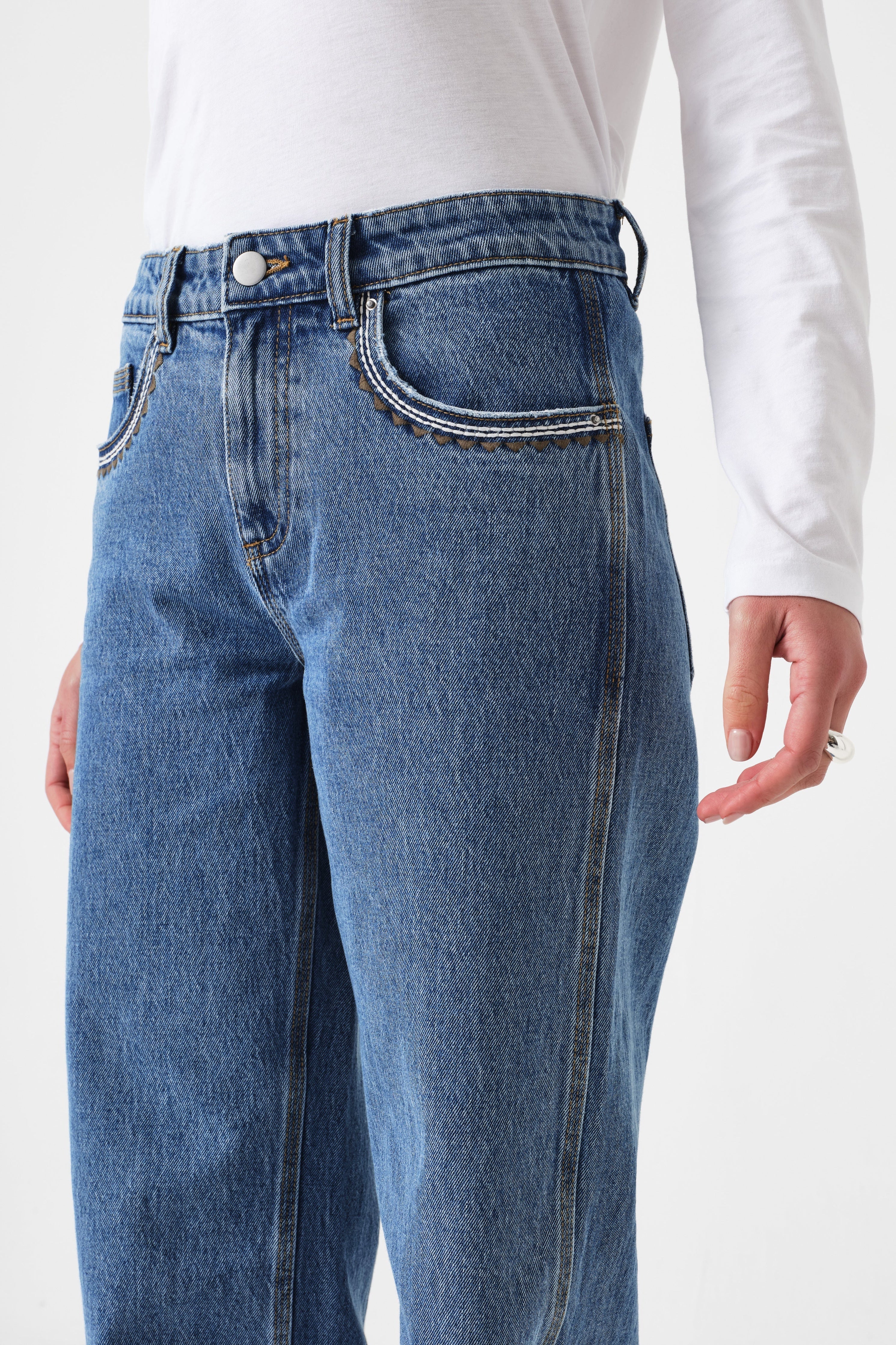 Cara Straight Leg Jean in Rodeo