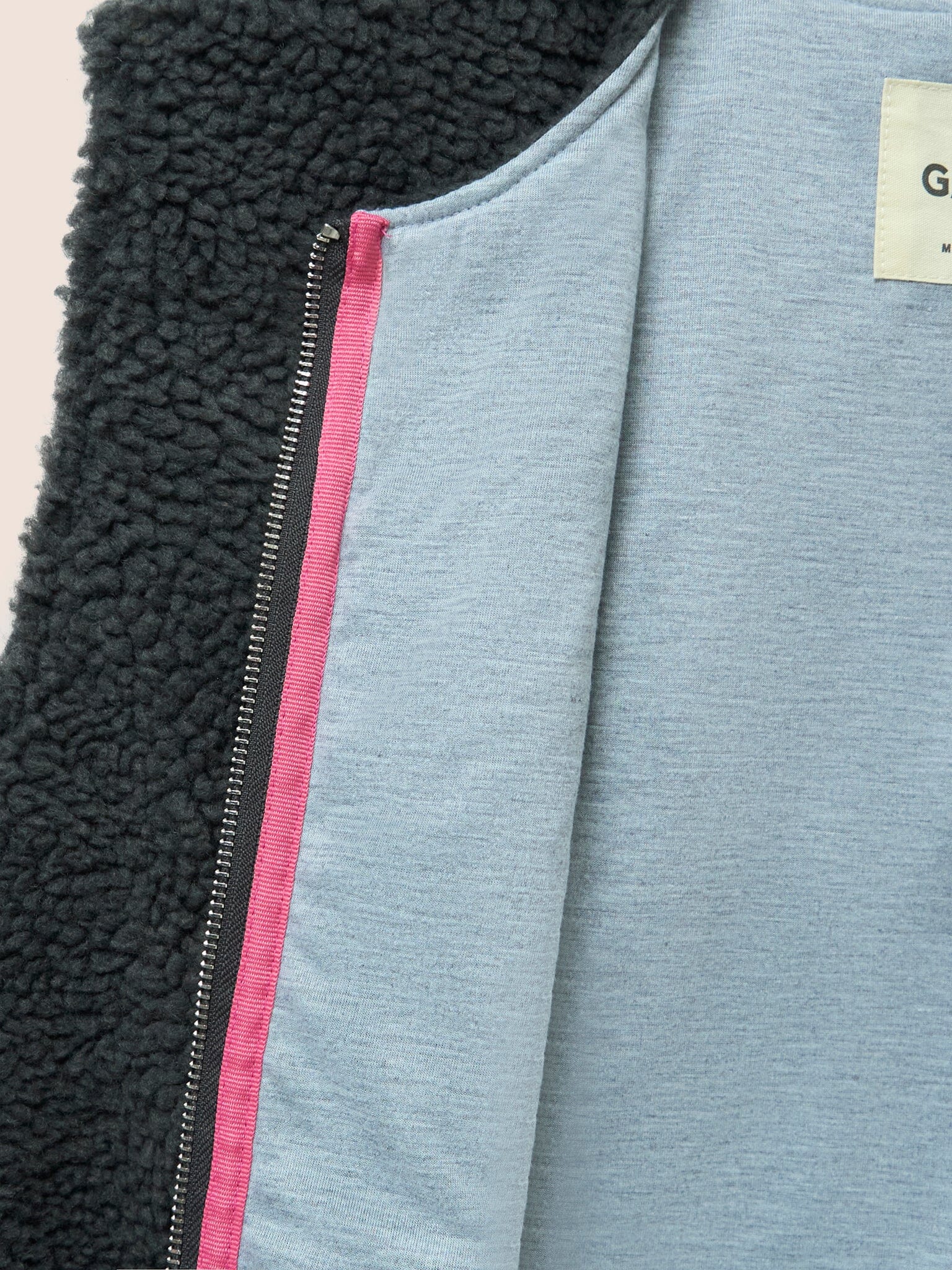 Harlem Recycled Fleece Gilet in Charcoal