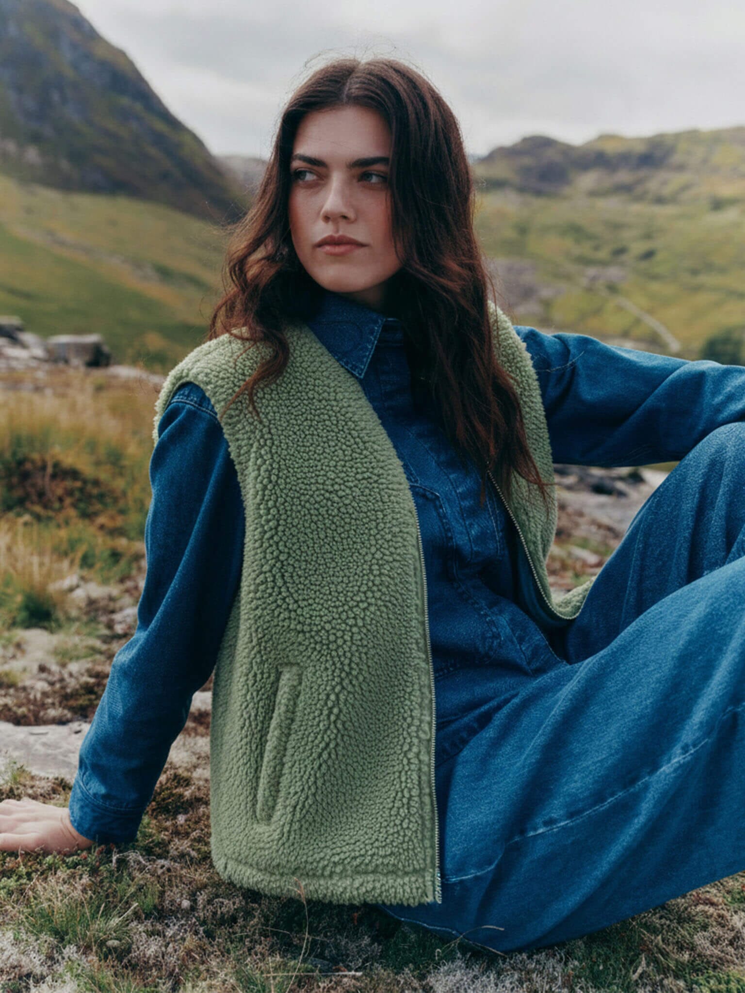 Harlem Recycled Fleece Gilet in Hedge Green