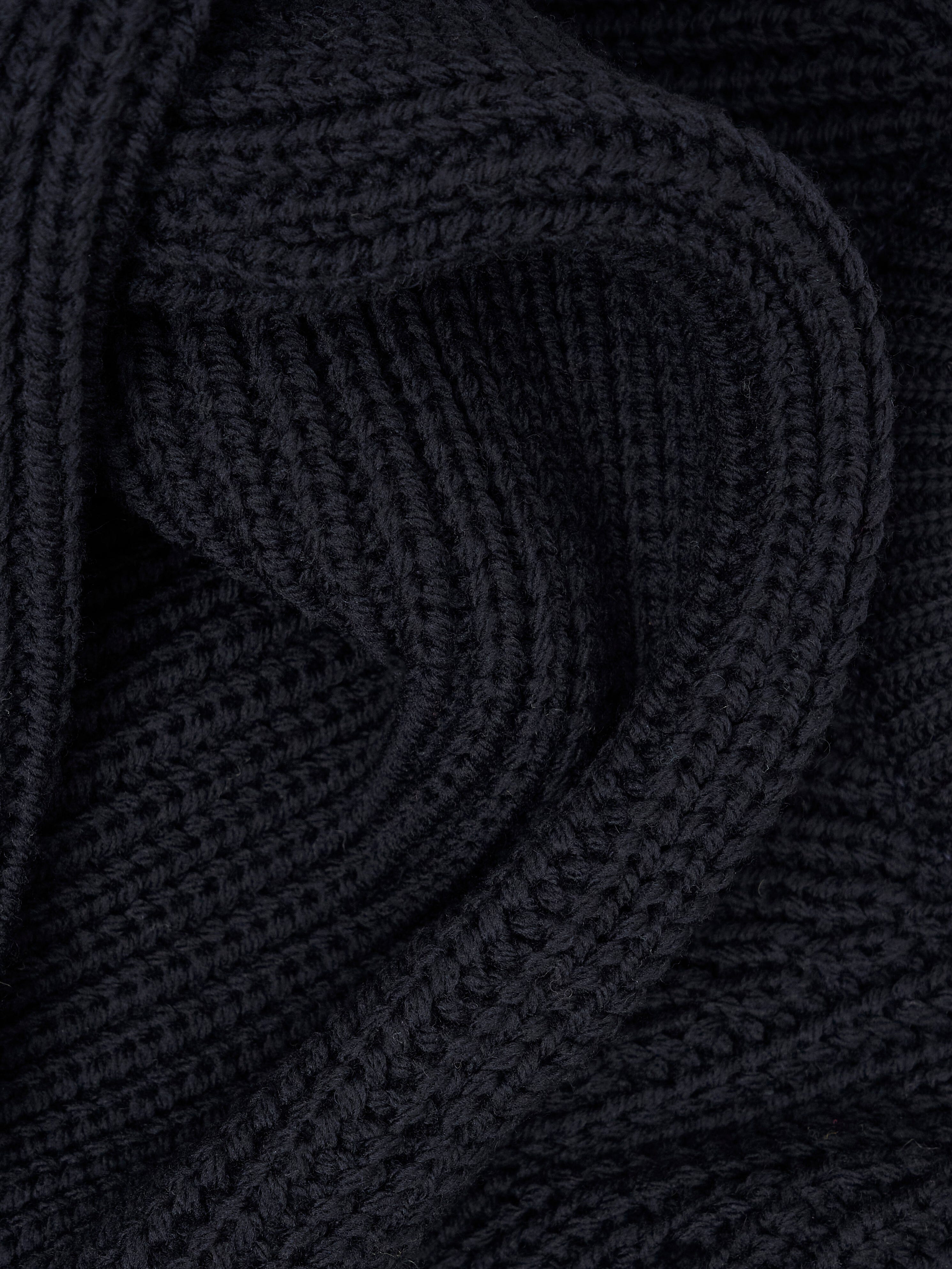 Highland Made in England Wool Fisherman Sweater in Navy