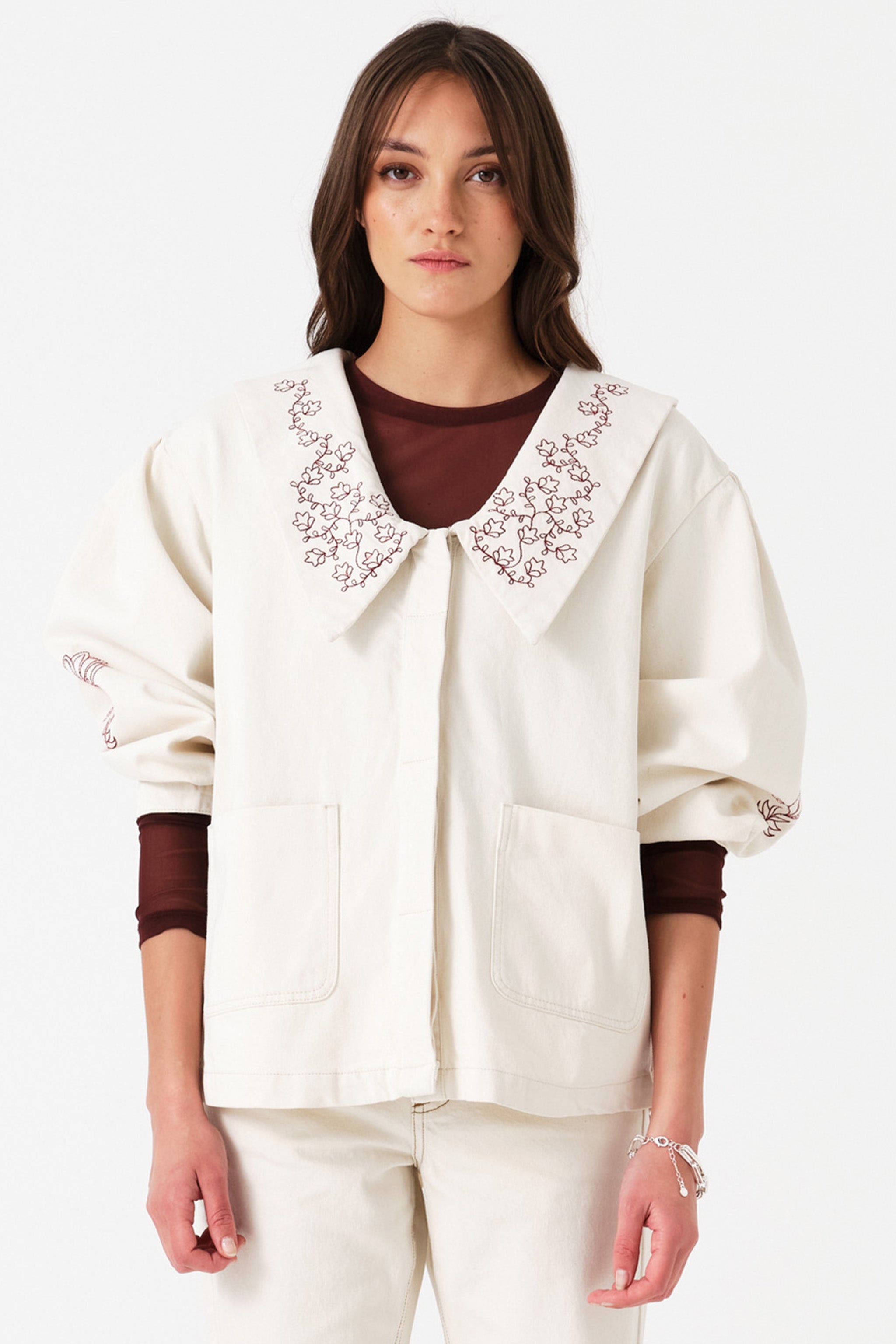 Neve Flower-Embroidered Denim Jacket in Ecru