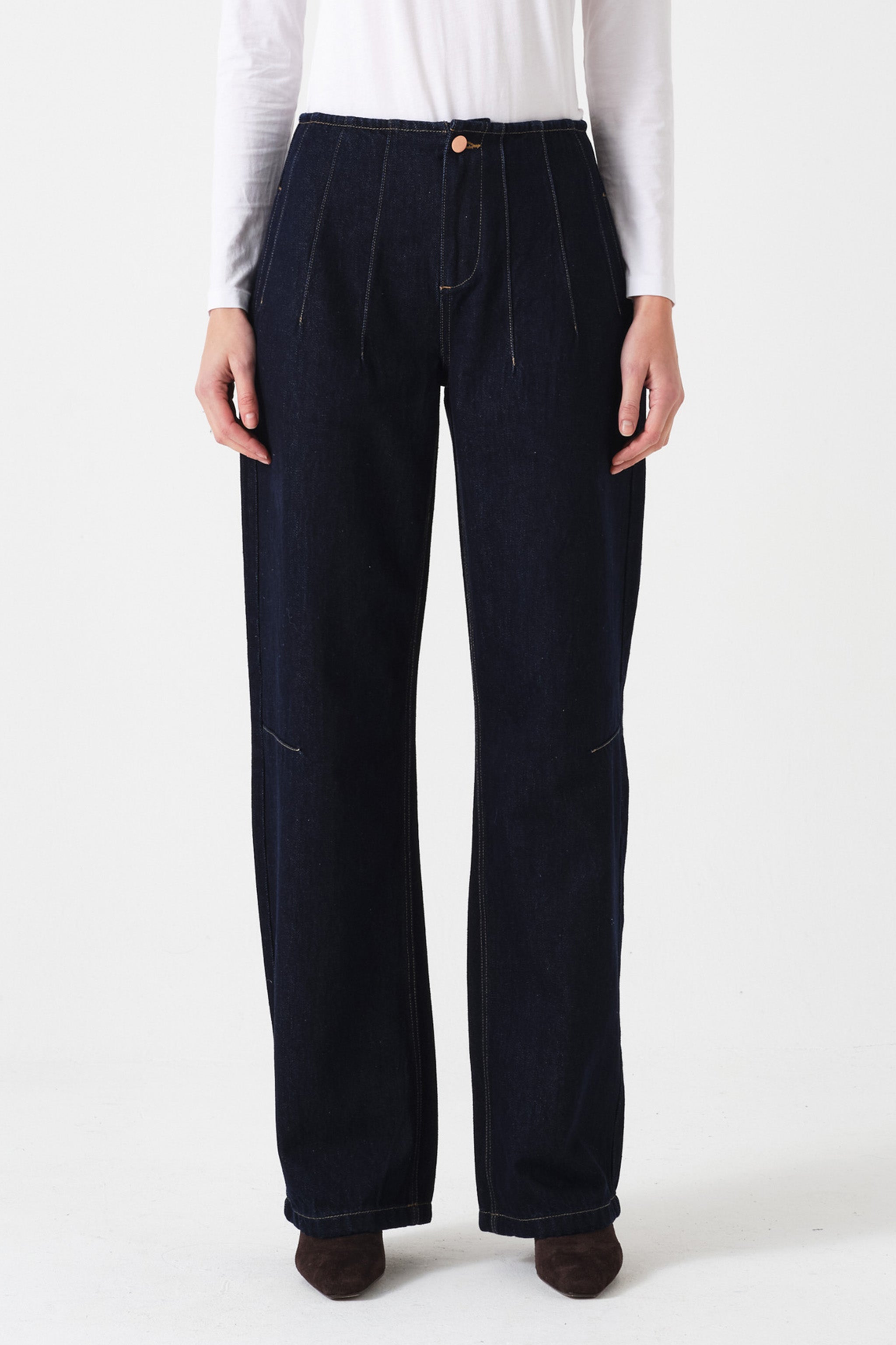 Noah Barrel Leg Jean in Blue Moon